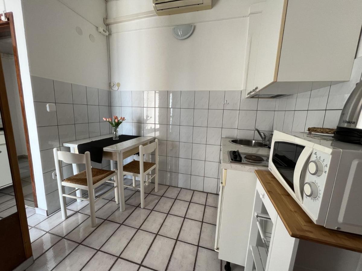Apartment With Wifi - 5555 *