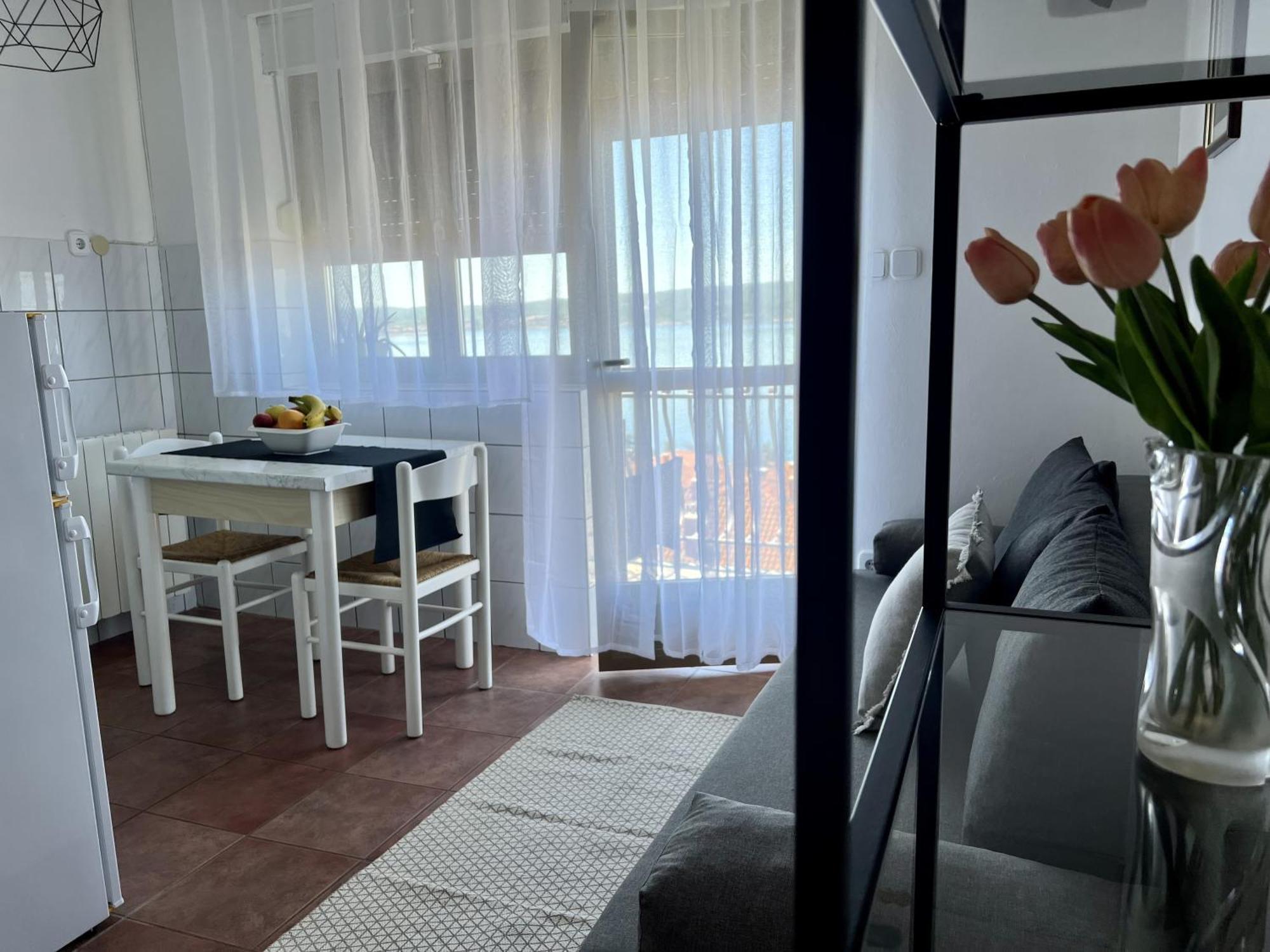 Apartment With Wifi - 5555 *