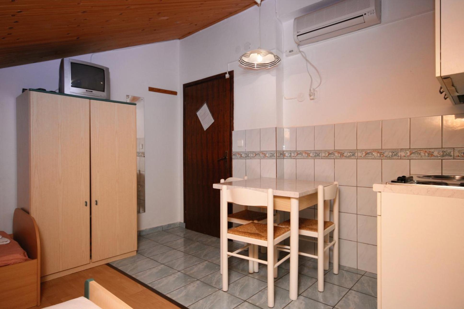 Apartment With Wifi - 5555 *