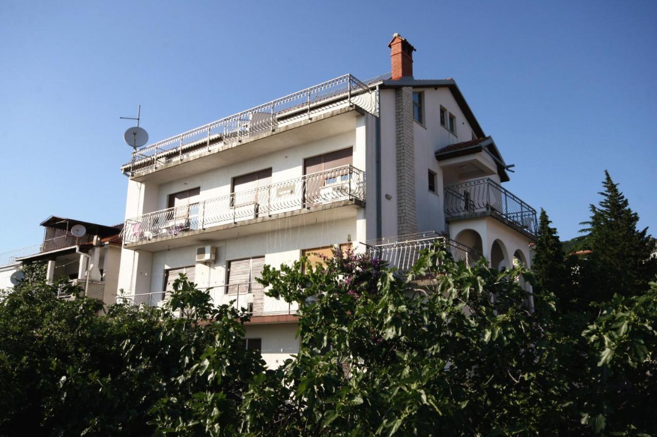 Apartmán With Wifi - 5555 Crikvenica